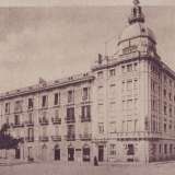 Il pi� grande e doloroso delitto architettonico compiuto a Bari fu l�abbattimento dell�imponente �Palazzo della Gazzetta� in piazza Aldo Moro (all�epoca piazza Roma), avvenuto in una notte dell�agosto del 1982
